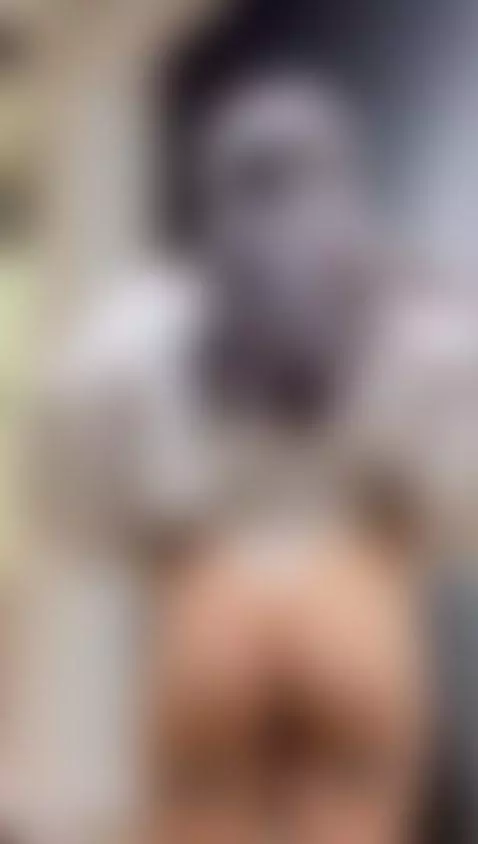 Come closer, let me make you weak. by gabbymonette