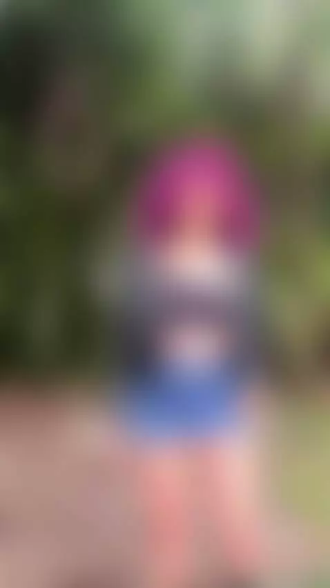 My mouth has a lot to say... but it prefers to make by hollyjhonson