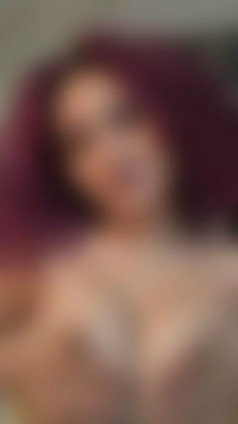 My body is hot, shivering... and only a good cock can calm i... by hollyjhonson