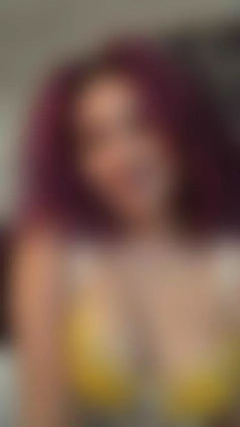 Every curve of me turns you on, doesn't it? by hollyjhonson