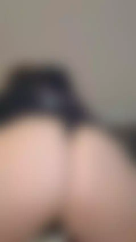 Watch me shake my ass for you by hollyjhonson