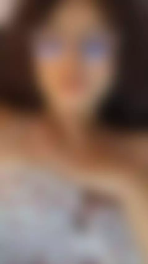 I'm horny and my body can't wait any longer. by hollyjhonson