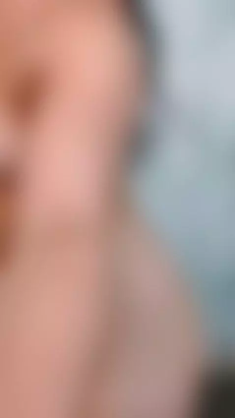 muscular body by arianafit