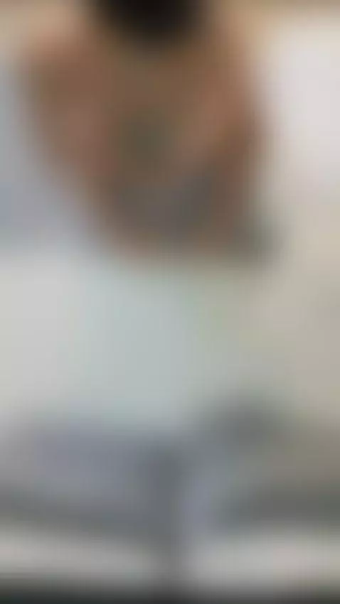 Come worship the muscles of your goddess by arianafit