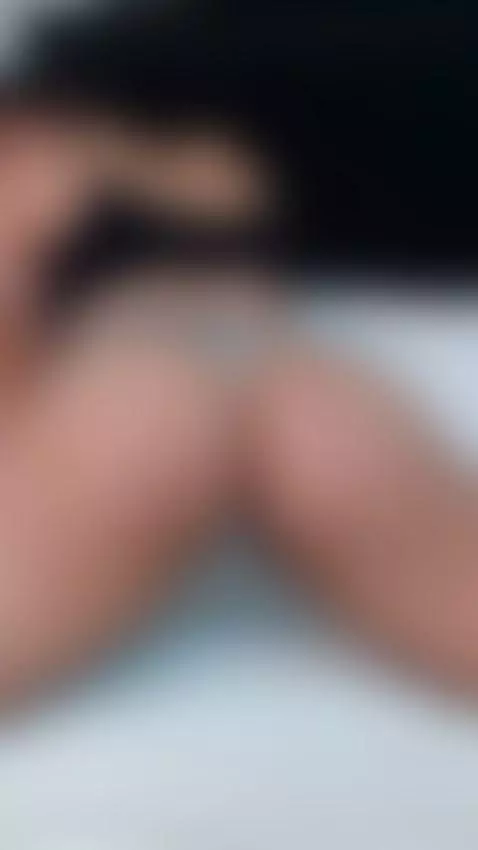 Come worship the muscles of your goddess by arianafit