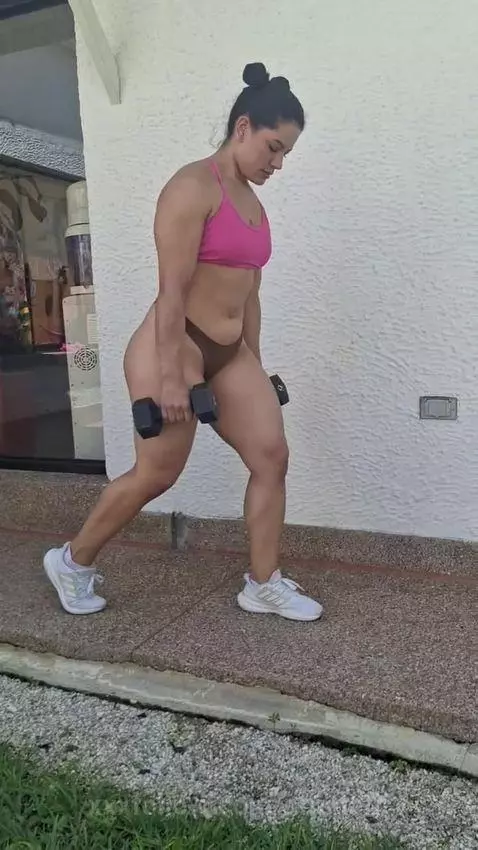 My muscles dare you to sin. by arianafit