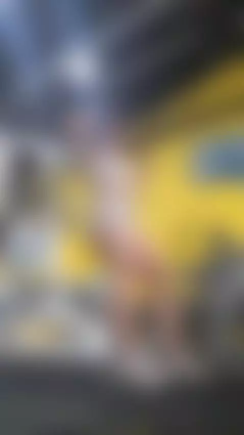 A gym goddess who knows how to move by arianafit