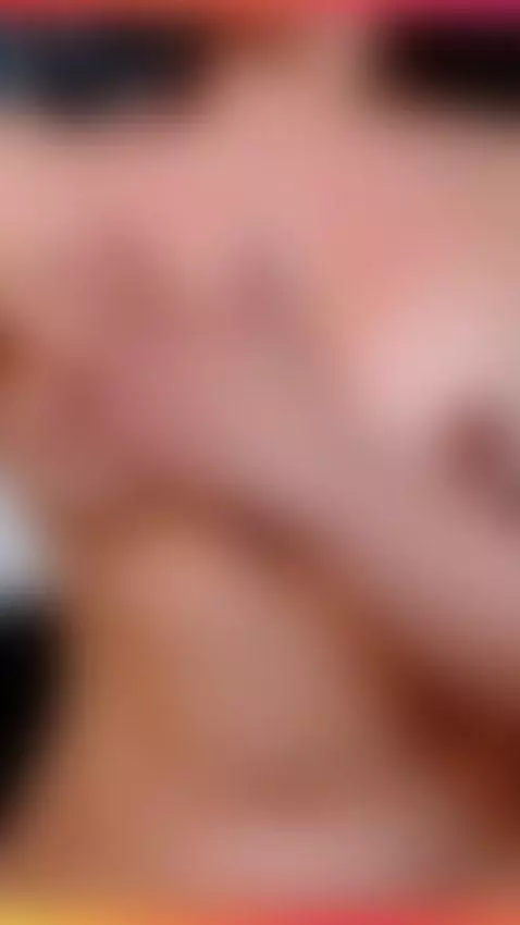 You can’t look away, can you? My muscles hold the allure you... by arianafit