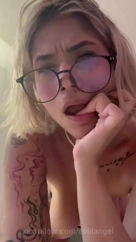 Sexy and hot by eviilangel