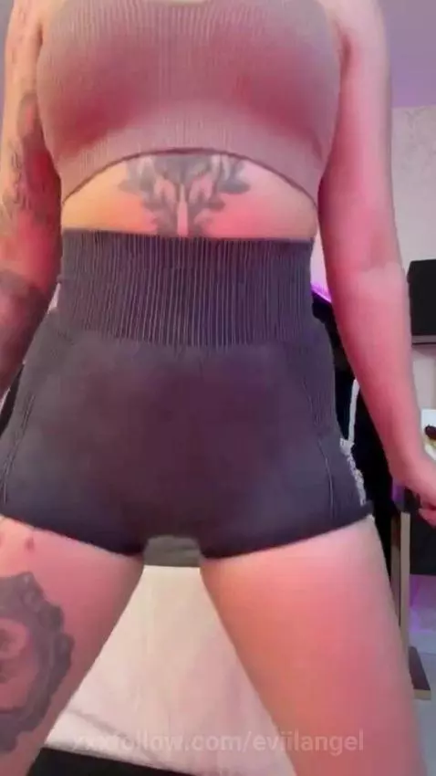 Fuck my hot body by eviilangel