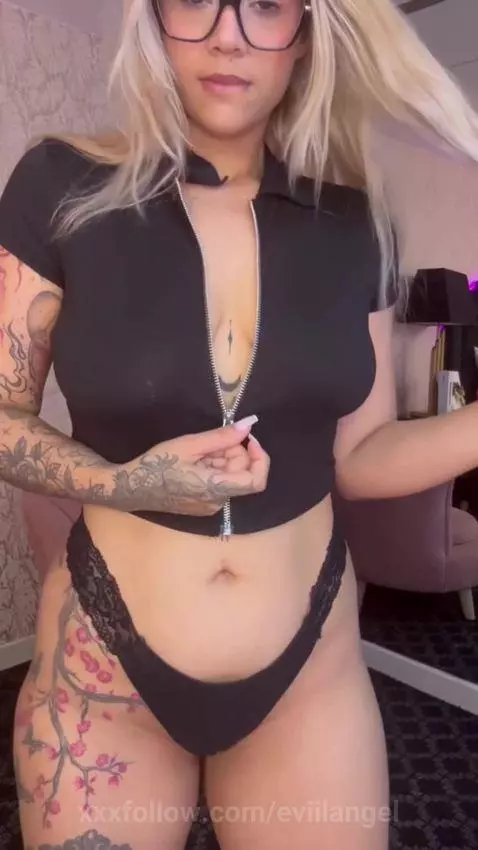 Fuck my hot body by eviilangel