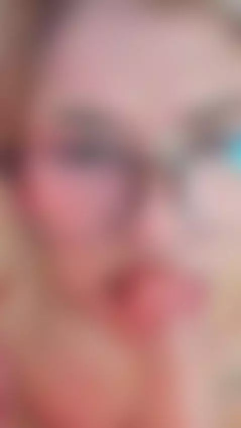 Explodes in my mouth by eviilangel