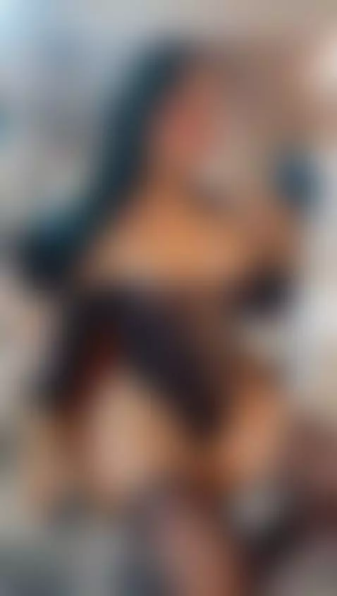 model by roxanasscoth