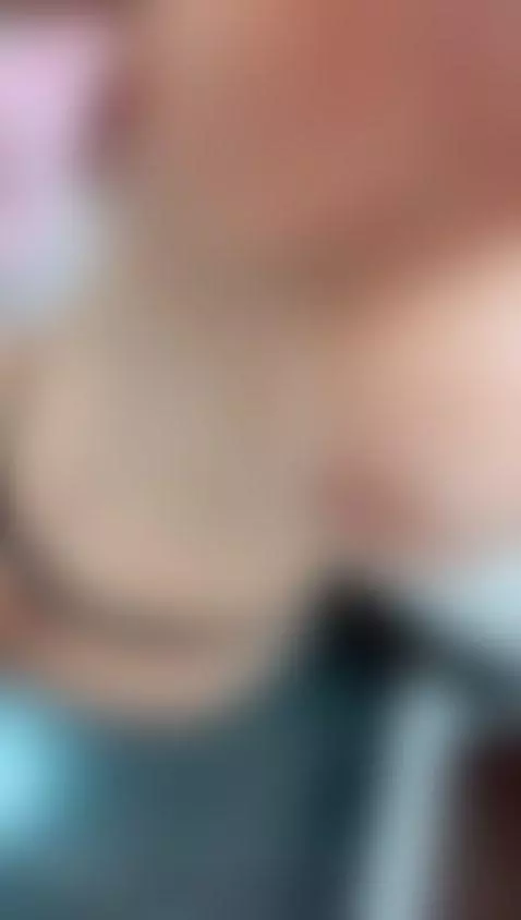 tits by roxanasscoth