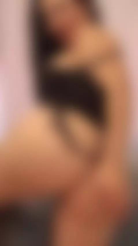 twerk by roxanasscoth