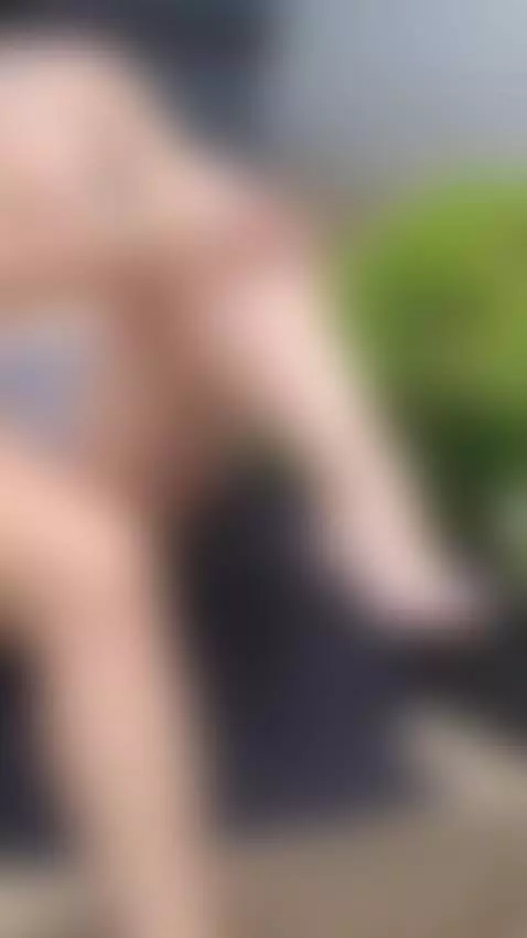 sexy milf by roxanasscoth