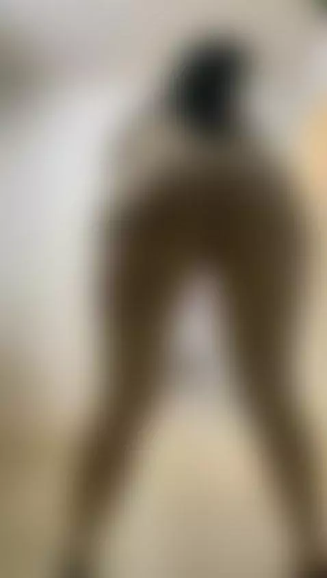 sexy milf by roxanasscoth