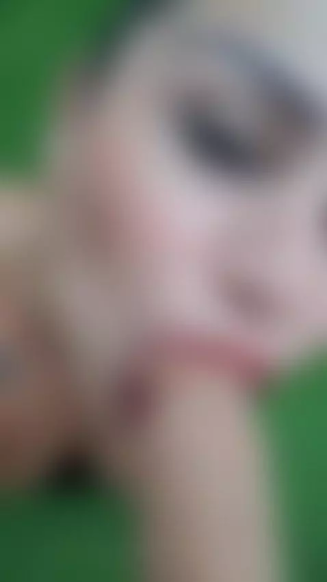 This body is screaming for you by roxanasscoth