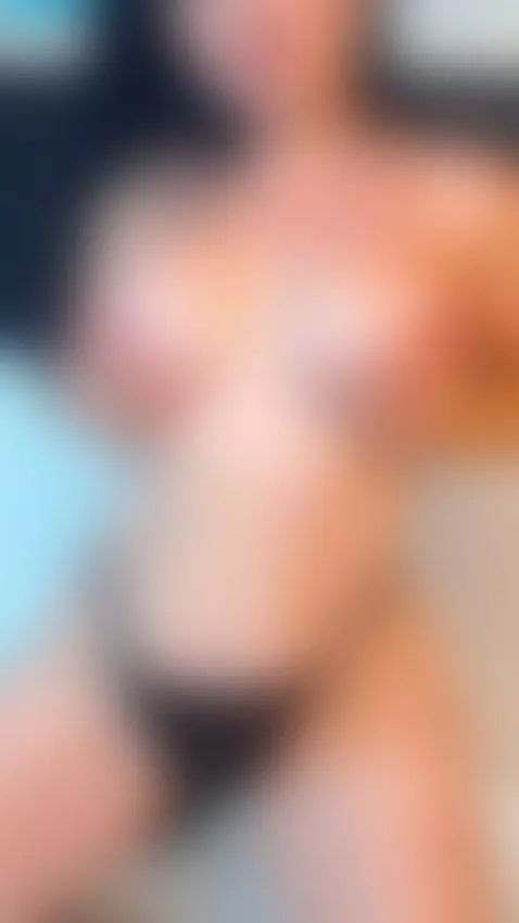 My soft skin and generous curves are a delicacy that begs to... by roxanasscoth