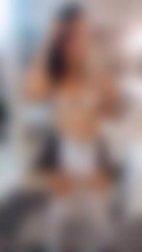 My skin asks to be touched ... do you dare? by roxanasscoth