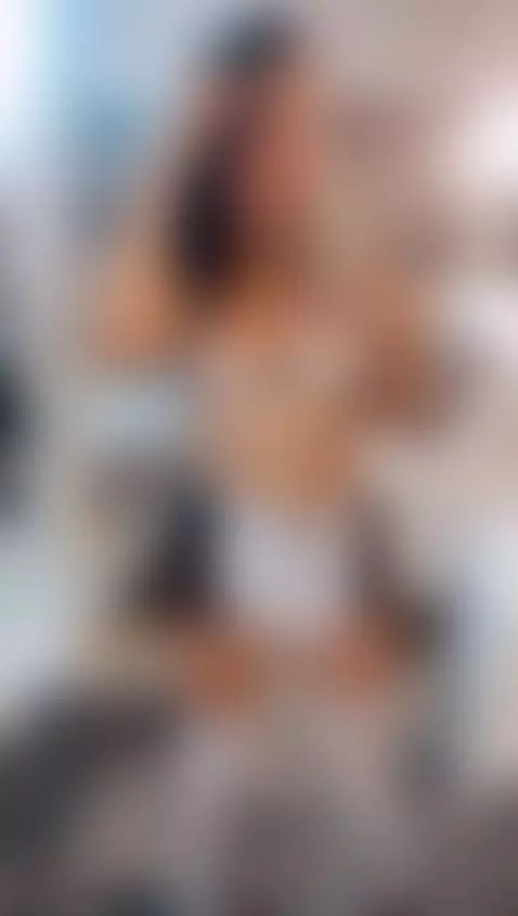 Moj me with your tongue and make me beg for more. by roxanasscoth