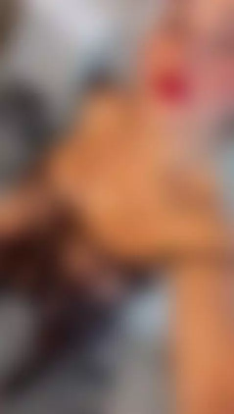 I'm not going to wait ... come and make me yours right now. by roxanasscoth