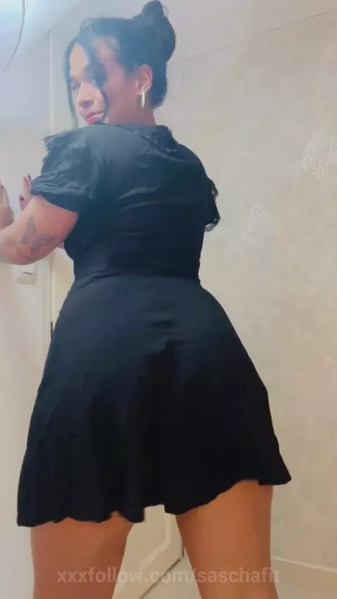 My body’s hot, and it needs your touch by saschafit