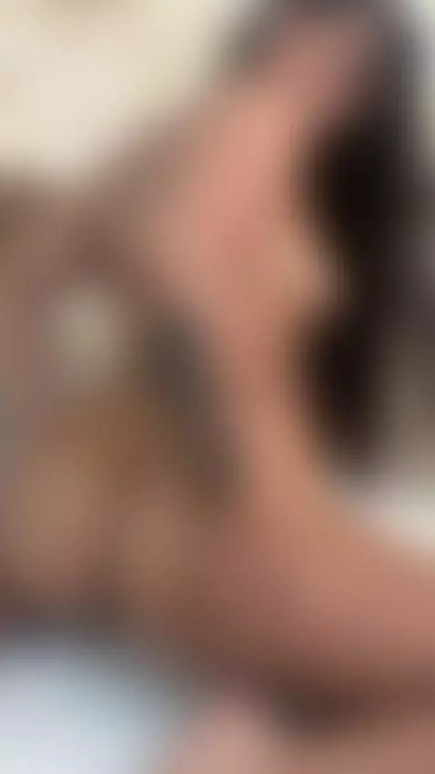 Every curve of my body wants to be kissed by you by saschafit