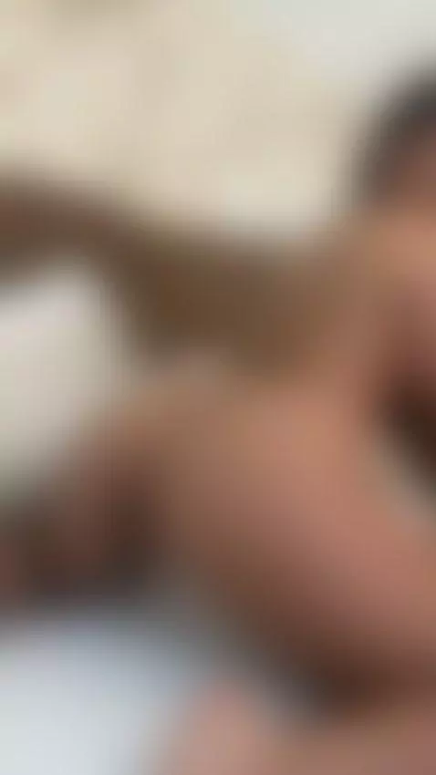 Every curve of my body wants to be kissed by you by saschafit