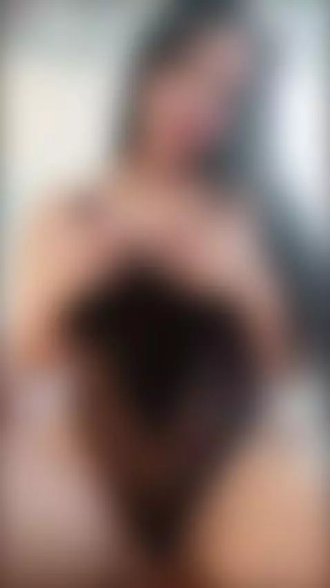 an irresistible look, I'm sure you want to see more by salomeray