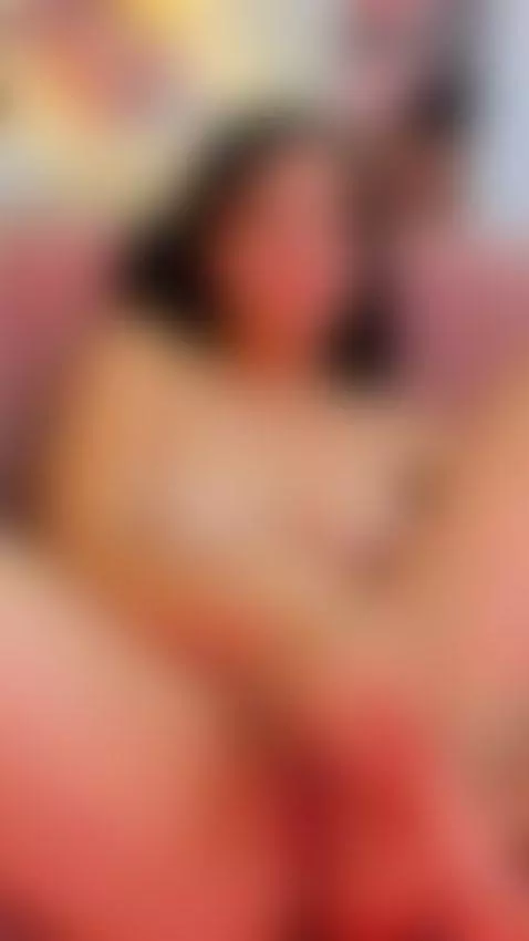 If you look too hard, you won't be able to resist by salomeray