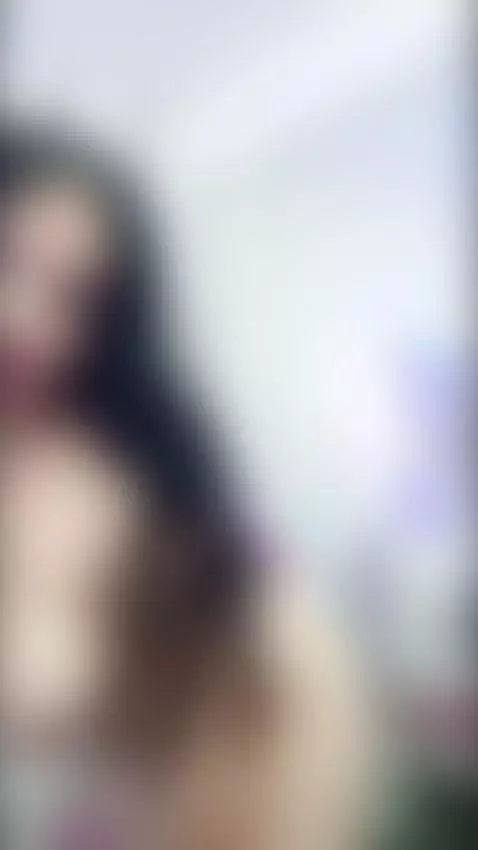 My curves tremble with pleasure by salomeray