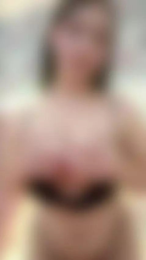 I want to feel your cock between my tits by salomeray