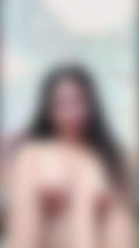 I close my eyes, my body moves with desire ... come to lose ... by salomeray