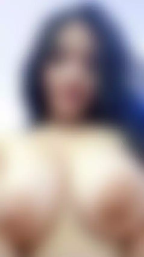 I am pure temptation in each curve by salomeray