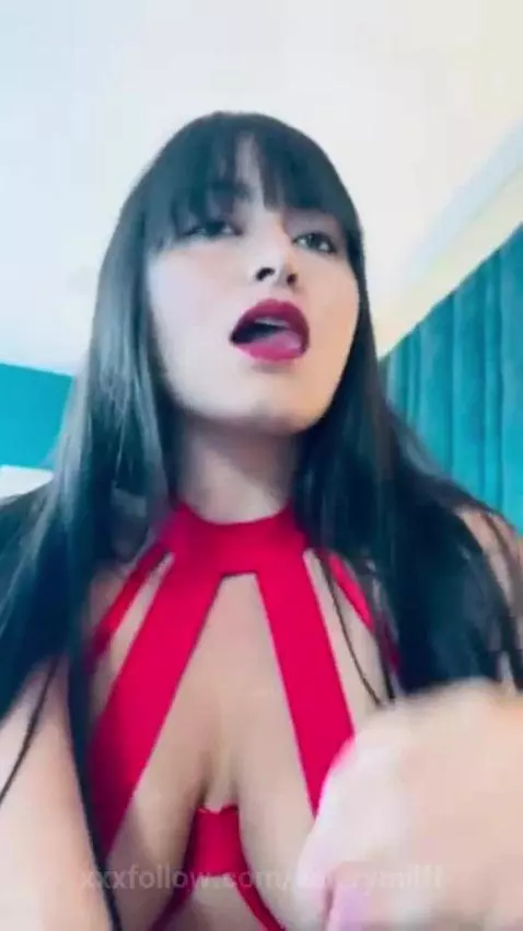 Between caresses and pressure by valerymilff