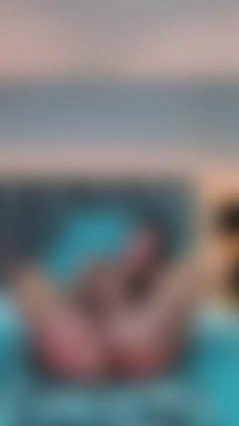 My hands explore me with desire by valerymilff