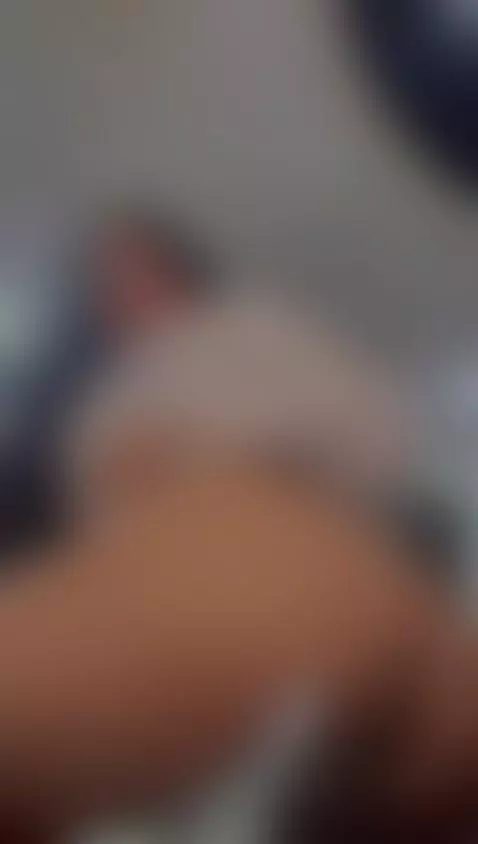 I’m not alone… my hand knows exactly how to make me moan by paulettesanders