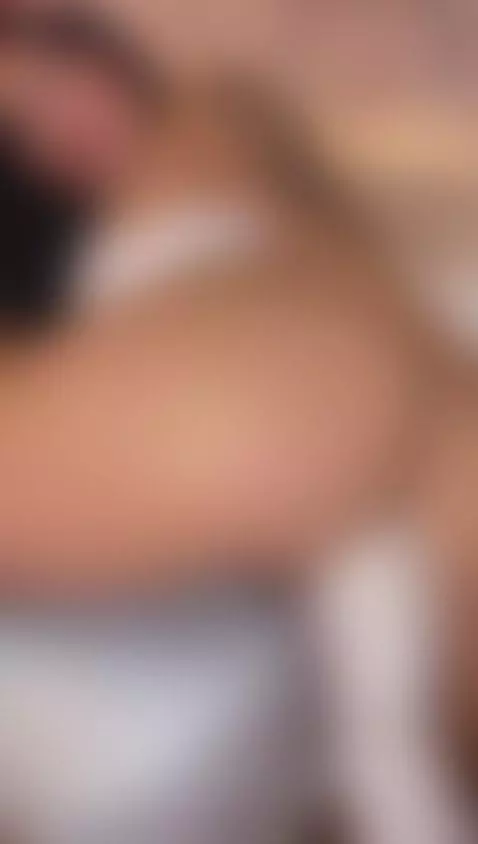 I’m so hot… every part of my body is begging to be touched by paulettesanders