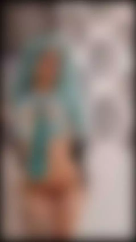 Watch your miku idol dance while stripping naked for you by sarenizumi