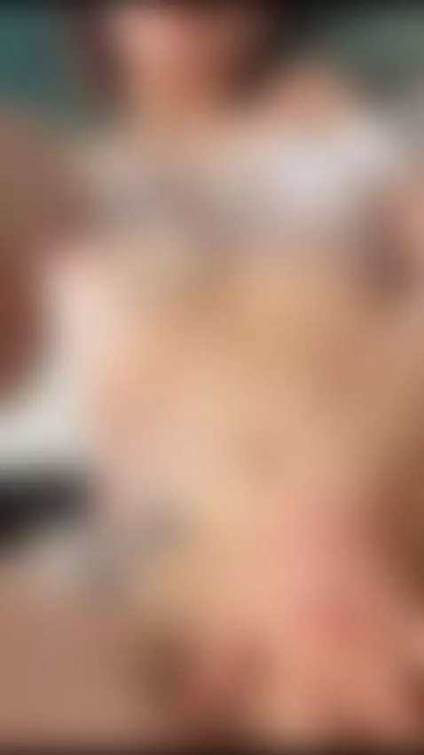 Caught you looking… want a closer inspection? by sarenizumi