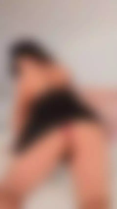 Tell me what to do, I’ll be your good girl by sofiiw