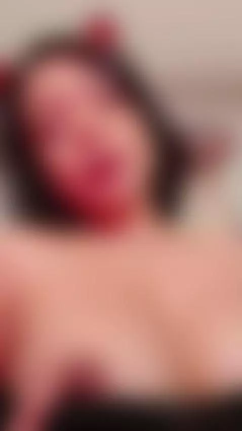 Watch me slowly… touch me mentally… and then come get me by sofiiw