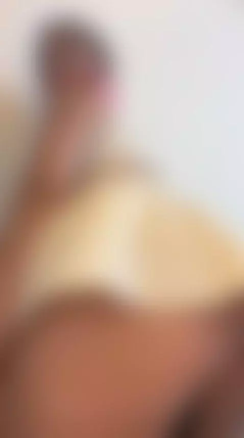 I lift up my skirt and let you see a little bit more of para... by susyluv