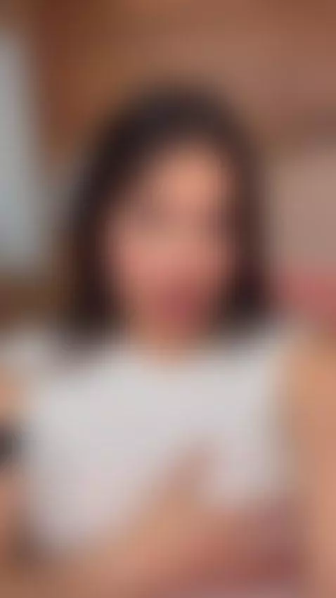 With a tender look and a sensual hint by susyluv