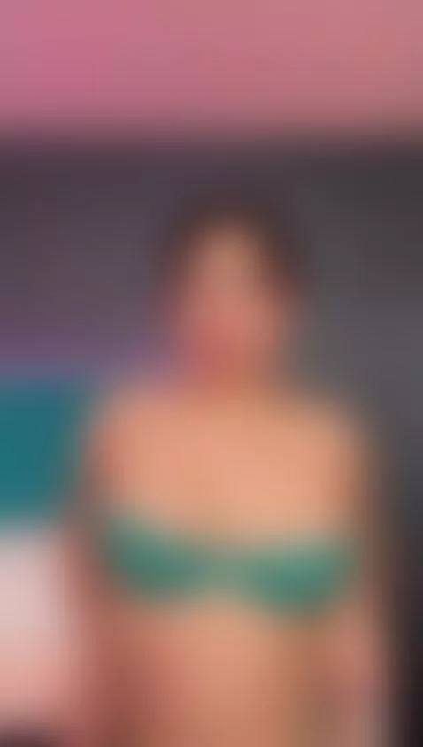 I am sweating pleasure, my bristled skin and my curvy body a... by susyluv