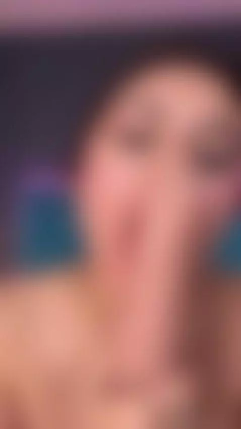 Every touch of my feet on my dildo is an invitation to get l... by susyluv