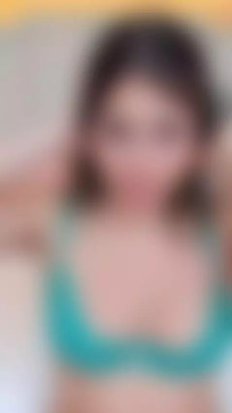 Look at me to pose with these curves, and let my great ass l... by susyluv