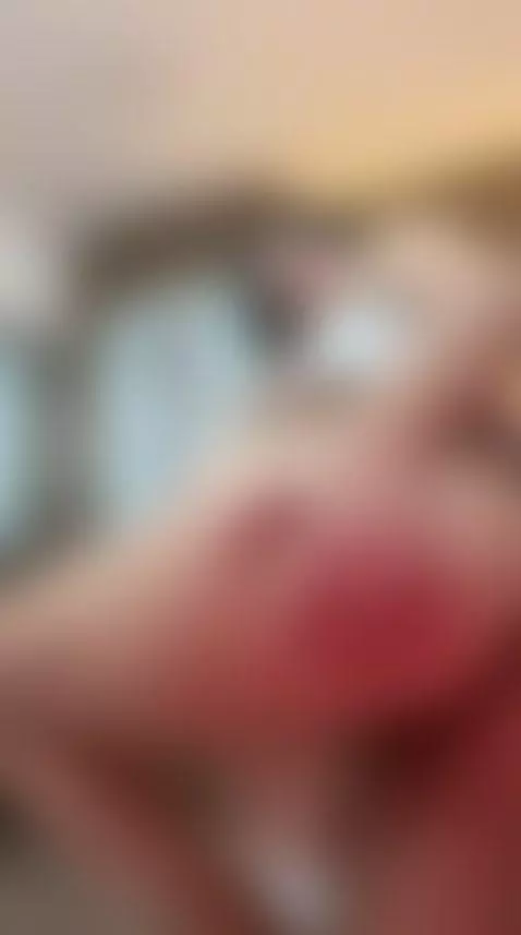 I play with my skin, I provoke with my hands... by susyluv