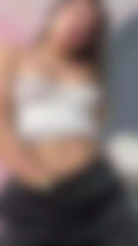 My gentle movements and my burning gaze whisper in your ear ... by susyluv